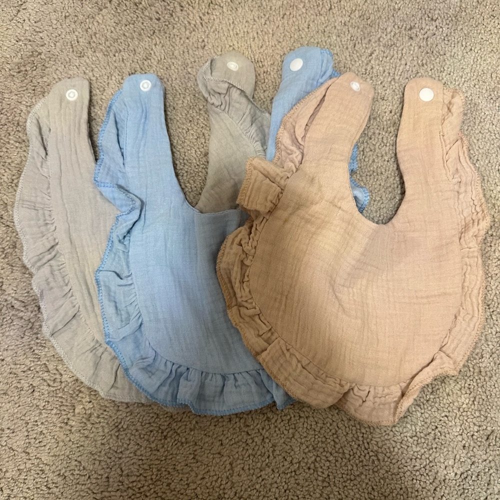 Baby bibs - never worn
